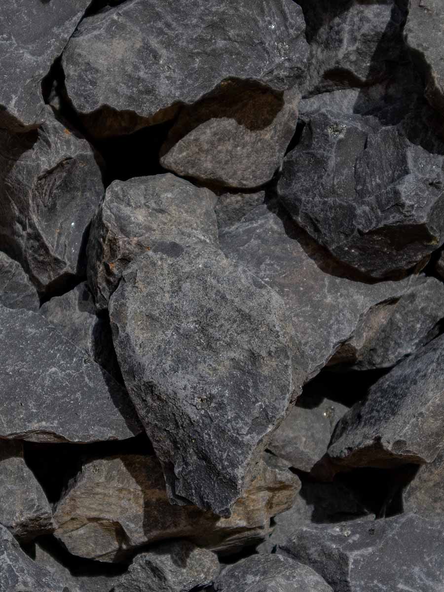 Basalt Bruchsteine 50 - 80mm (5 - 8cm) verlegt