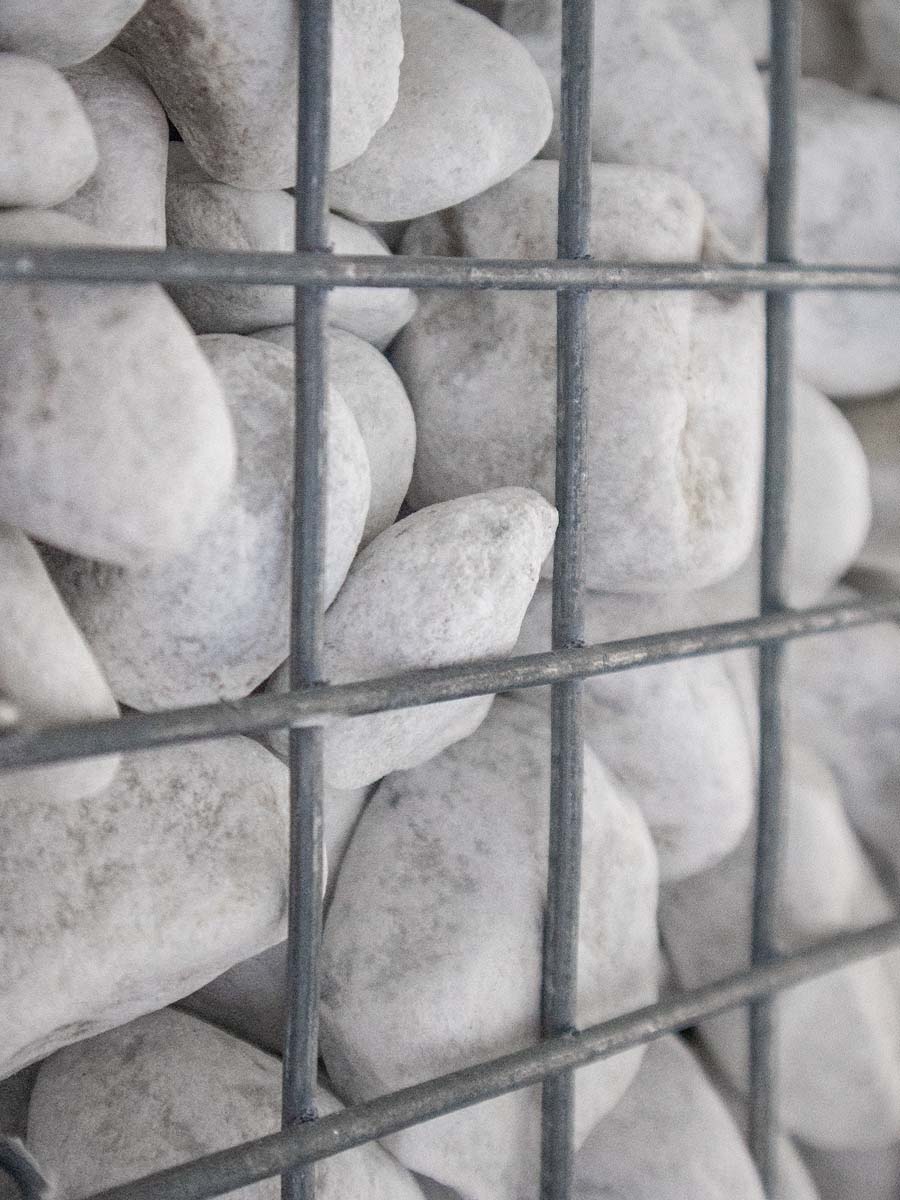 Carrara Kies Gabionensteine 40 - 80mm (4 - 8cm) verlegt im korb