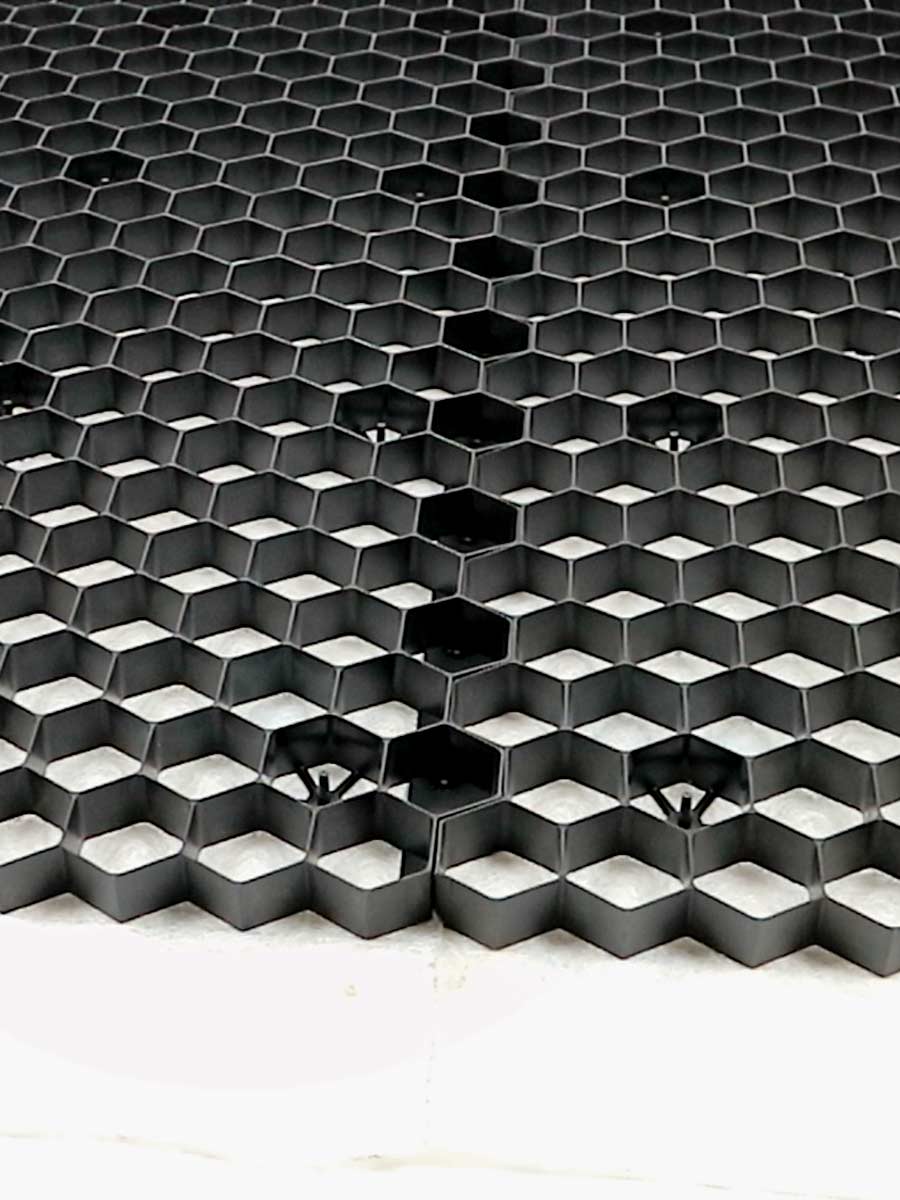 EuroGravel Kiesgitter PLUS mit Unkrautvlies schwarz Verlegung