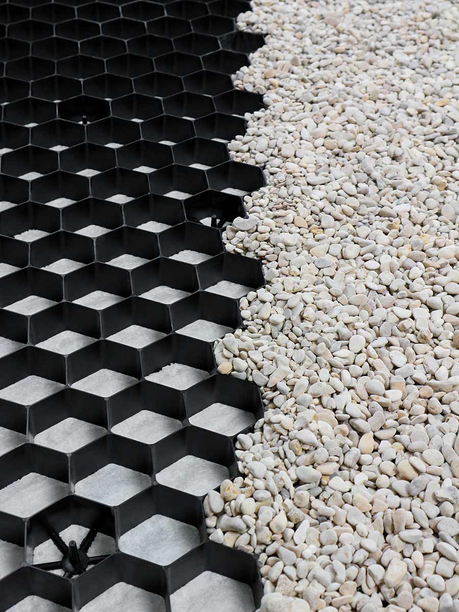 EuroGravel Kiesgitter PLUS mit Unkrautvlies schwarz Füllung