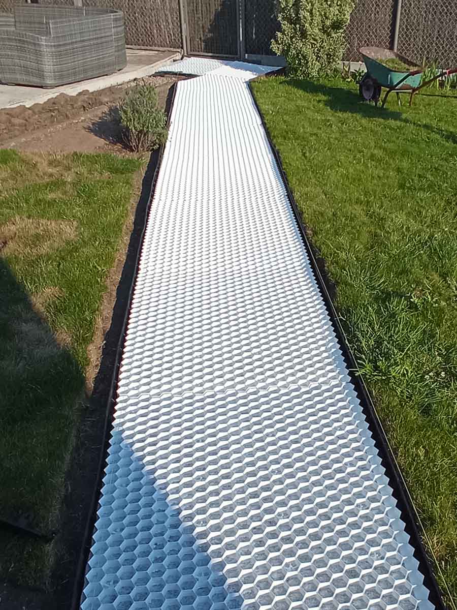 EuroGravel Kiesgitter PLUS mit Unkrautvlies Weiß