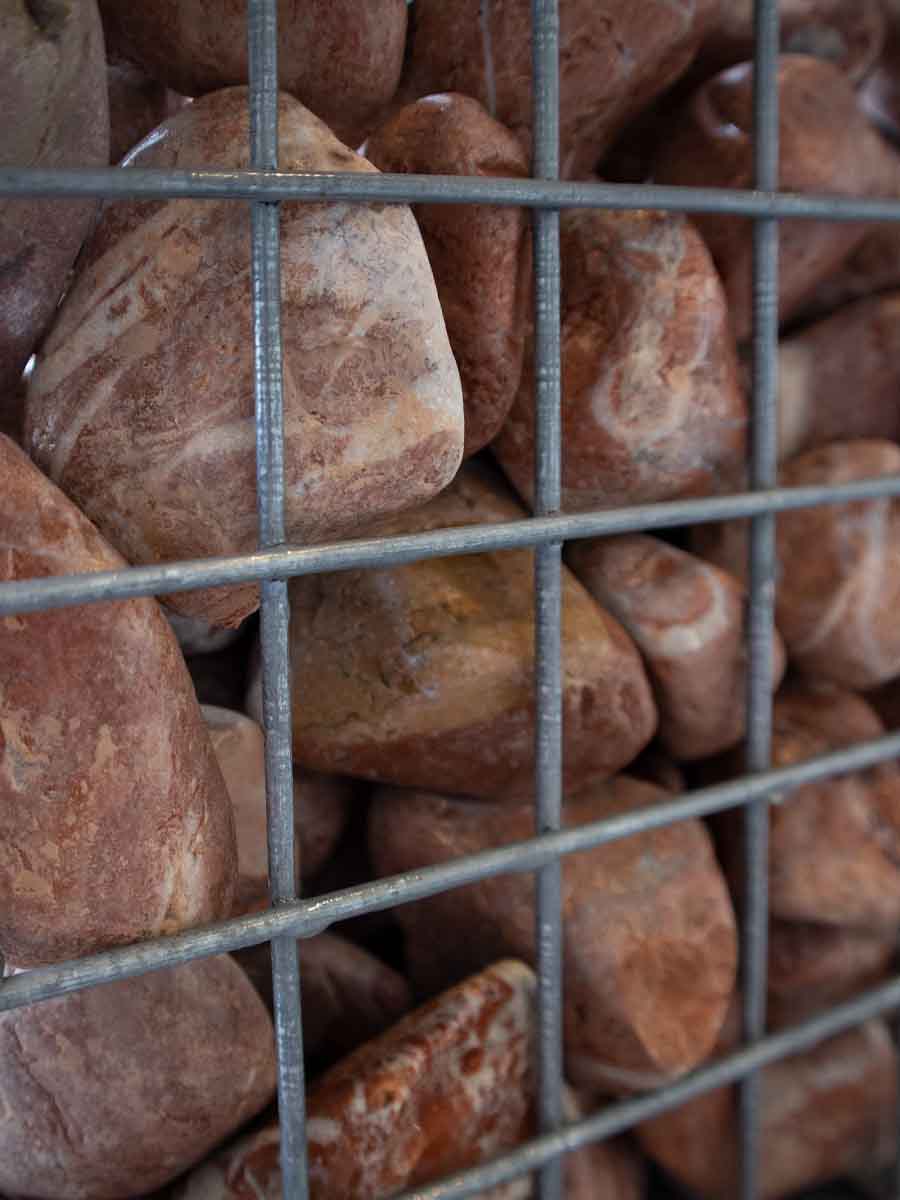 Marmor Rot Kies Gabionensteine 40 - 80mm (4 - 8cm) verlegt im korb