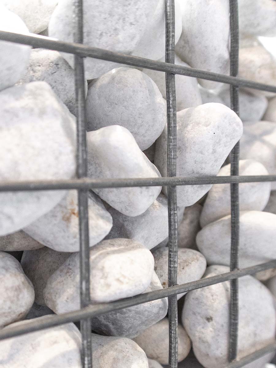 Marmor weiß Kies Gabionensteine 40 - 80mm (4 - 8cm) verlegt im korb