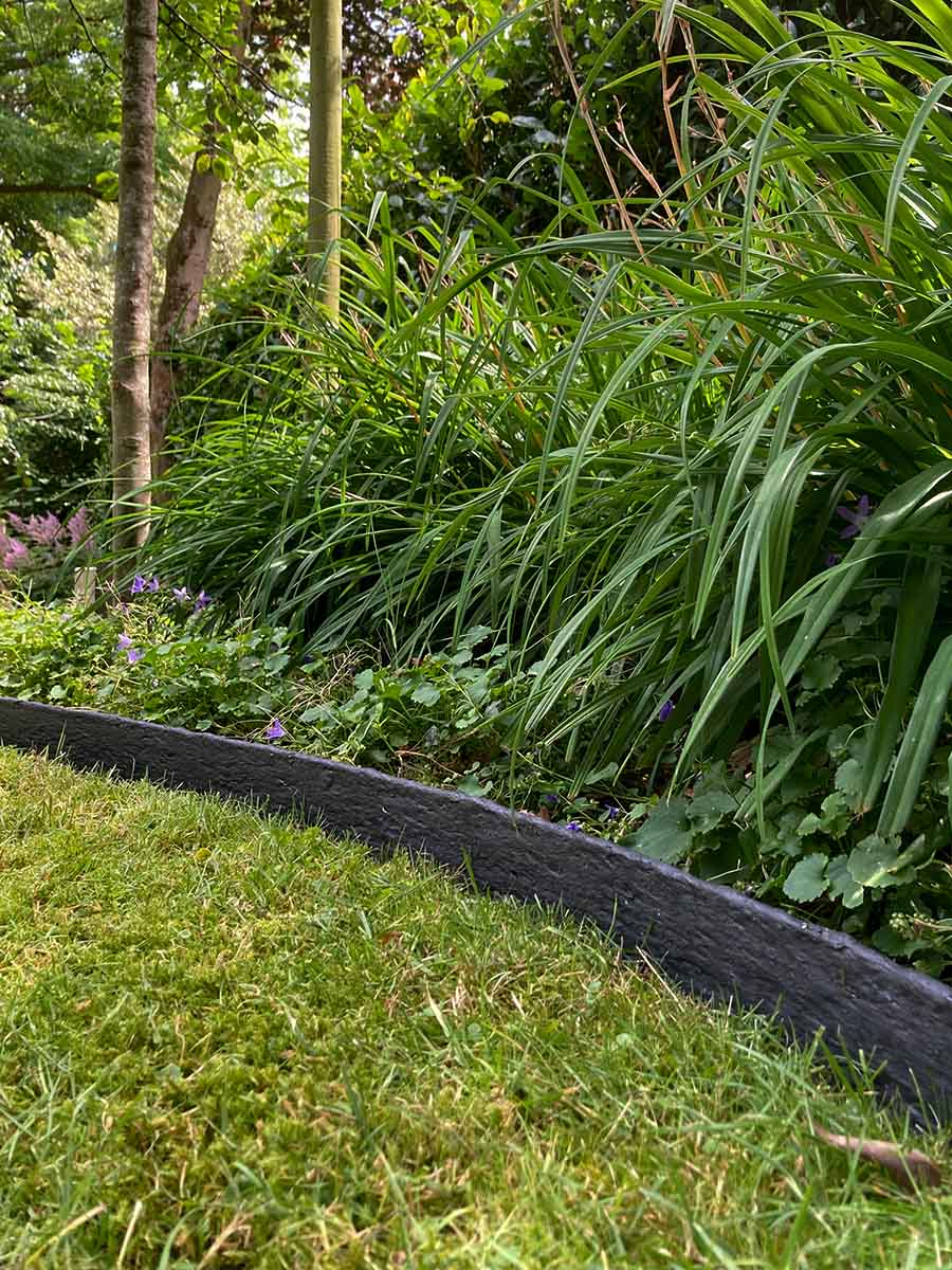 Multi-Edge Rasenkante ECO Rolle 10m Farbe Schwarz, 10cm Höhe verlegt