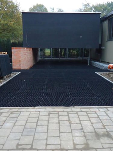 Einfahrt angelegt mit Kiesgitter Easygravel 3XL 