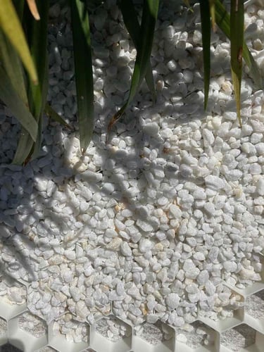 Zwei Paletten Kiesgitter EuroGravel PLUS Weiß (85,1m2)