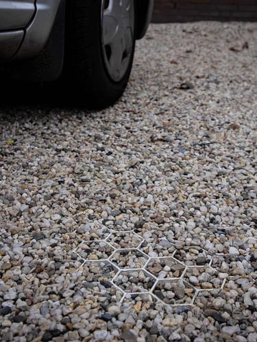 EuroGravel RPO Kiesgitter Weiß verlegt