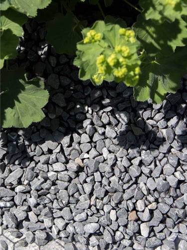 Nordic Grey verlegt Garten