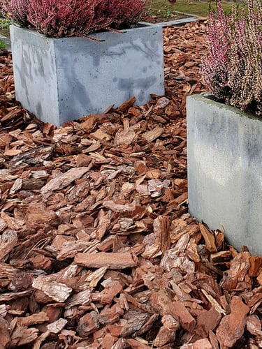Rindenmulch 25 - 40mm verlegt Ziergarten