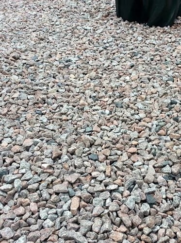 Schottischer Granitsplitt 8 - 16mm verlegt