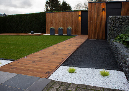 Crystal white splitt und Basalt splitt gegen Unkraut Crystal white splitt und Basalt splitt gegen Unkraut
