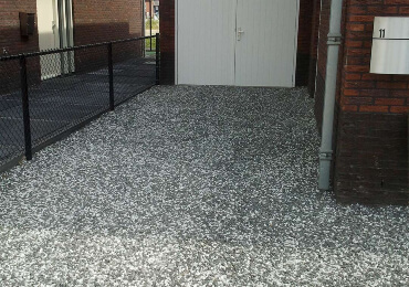 Unkrautvlies verlegen mit Zierkies Unkrautvlies verlegen mit Zierkies