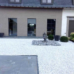 Wartungsfreier Vorgarten mit Extra white splitt Wartungsfreier Vorgarten mit Extra white splitt